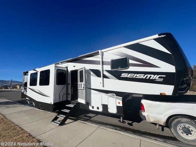 2024 Seismic 395 by Jayco from Midway RV in Billings, Montana