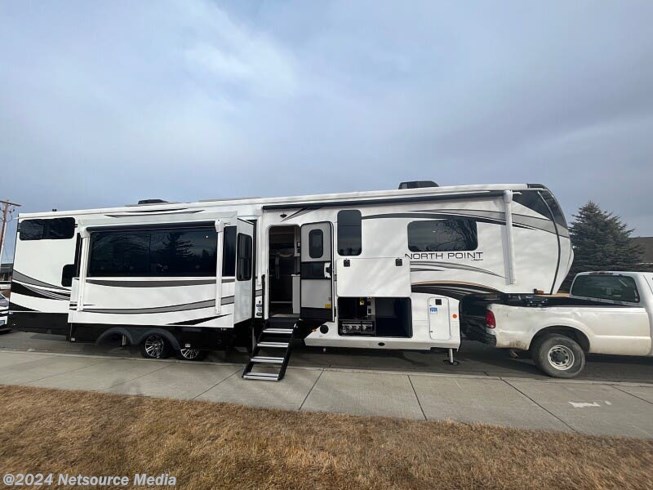 2024 North Point 390CKDS by Jayco from Midway RV in Billings, Montana