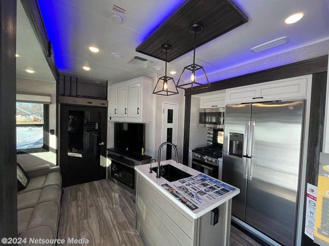 2024 Seismic LUXURY 3815 by Jayco from Midway RV in Billings, Montana