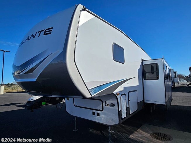 2024 Volante 295BH by CrossRoads from Midway RV in Billings, Montana