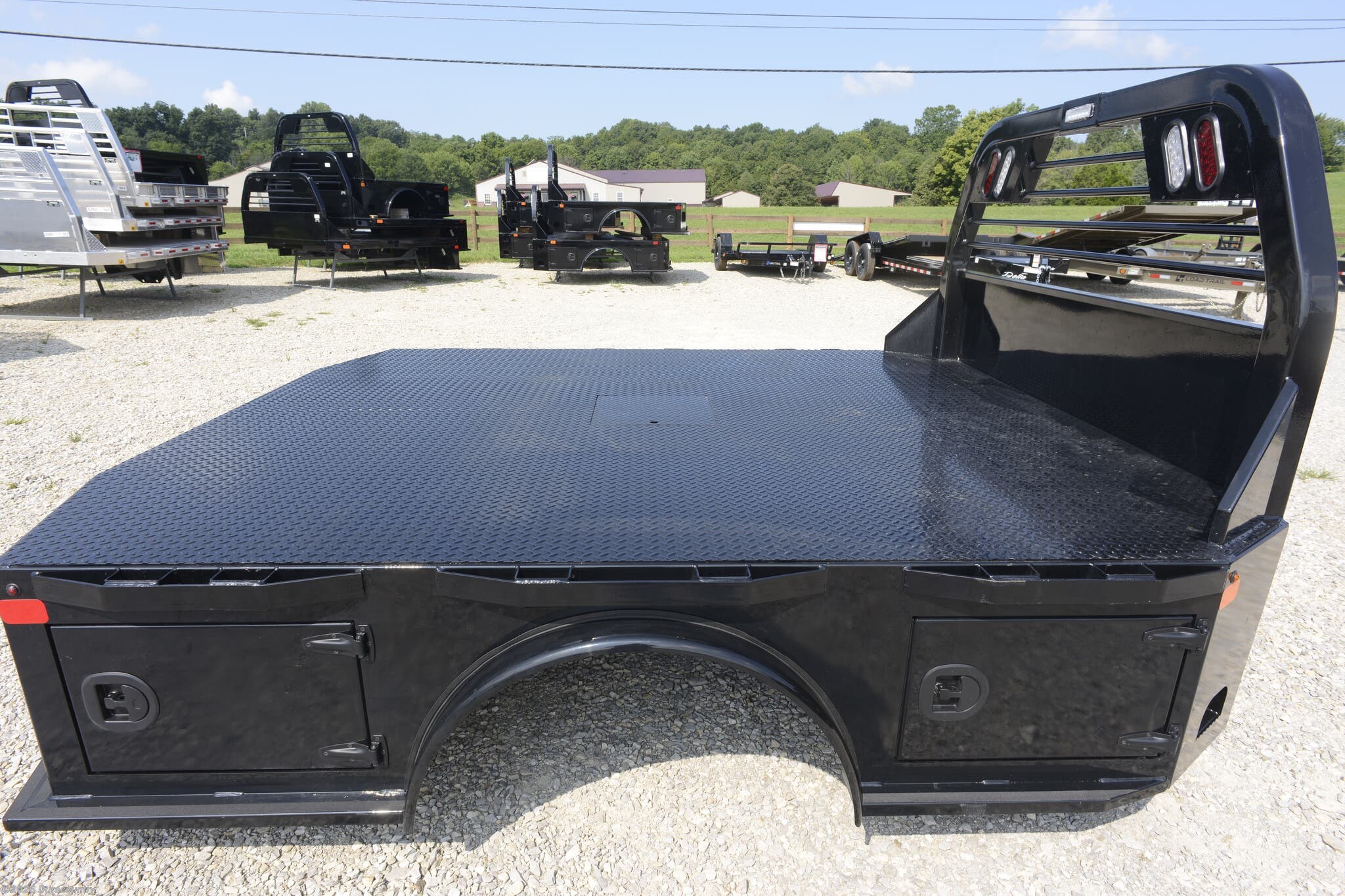 2025 903 Beds SD SKIRTED, 97" WIDE, 9'4 LONG, 60 CTA, 34-1/4" RU - New Flat Bed Body for sale by Duracountry in Irvington, Kentucky