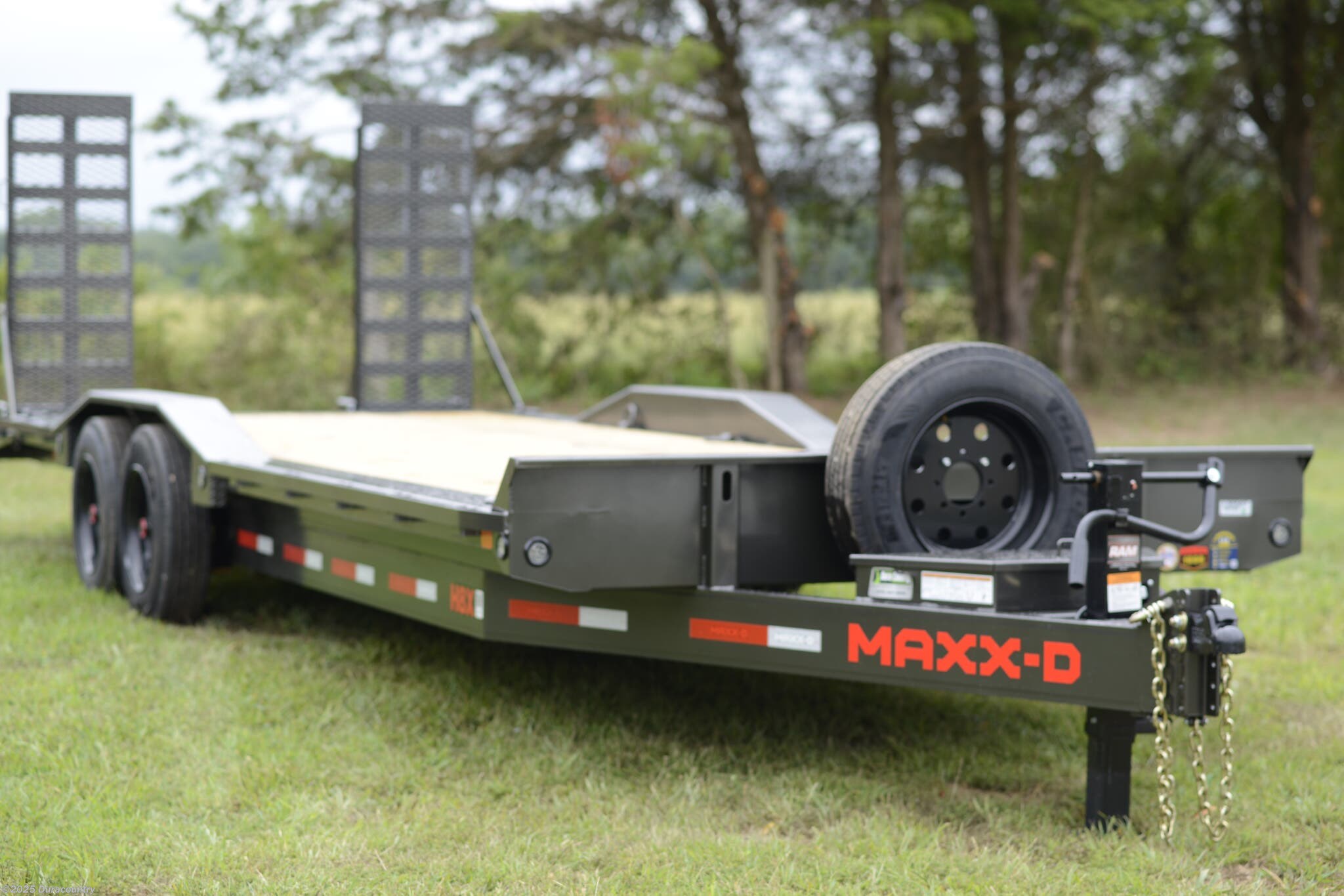 2025 MAXX-D 2026 102" x 24' Equipment Trailer with Dove 17.5K