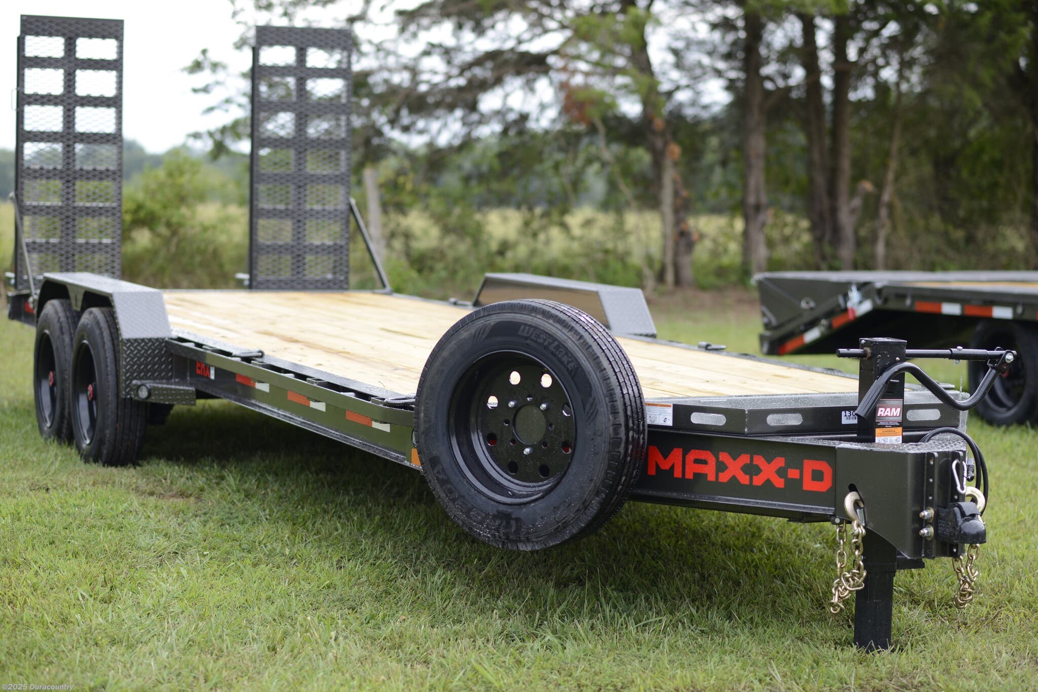 2025 MAXX-D EHX 2026 Maxx-D 83" x 22' I-Beam Carhauler 14K