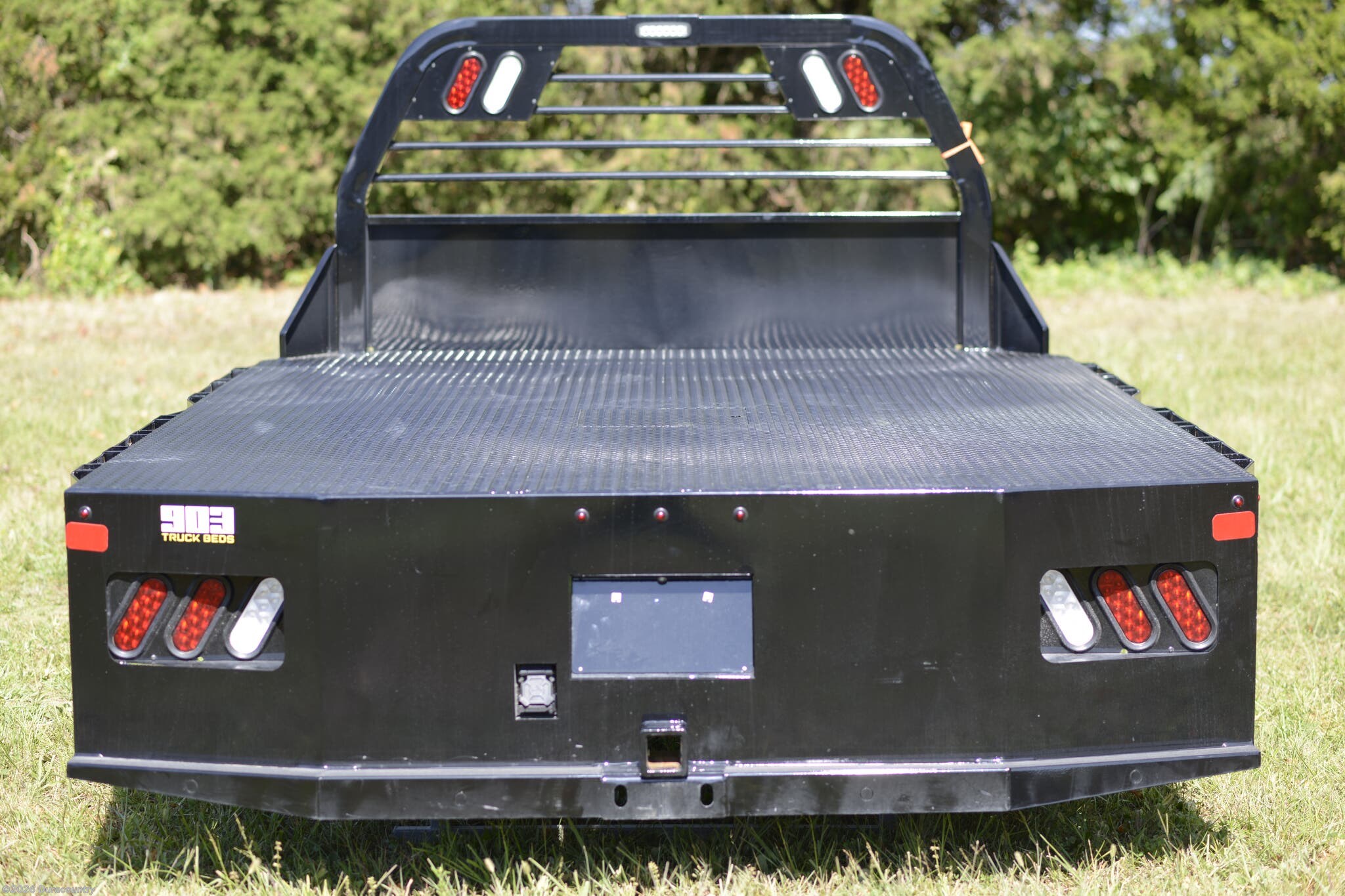 2026 903 Beds FD Flat Deck, 97" WIDE, 11'4 LONG, 84 CTA, 34-1/4" RU - New Flat Bed Body for sale by Duracountry in Irvington, Kentucky