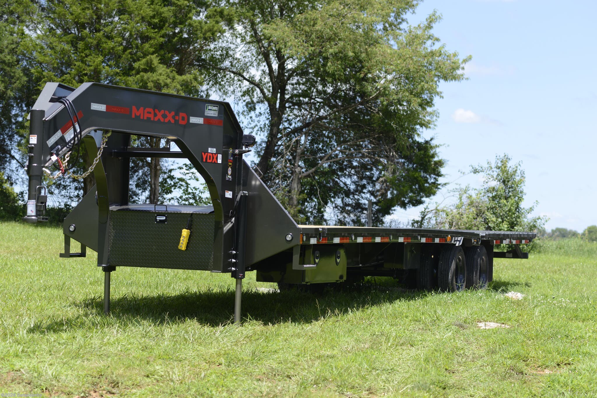 2027 MAXX-D 102"x 34' Tandem Axle Hyd. Dovetail Deckover 25.9K - New Deckover/Flat Deck Trailer for sale by Duracountry in Irvington, Kentucky