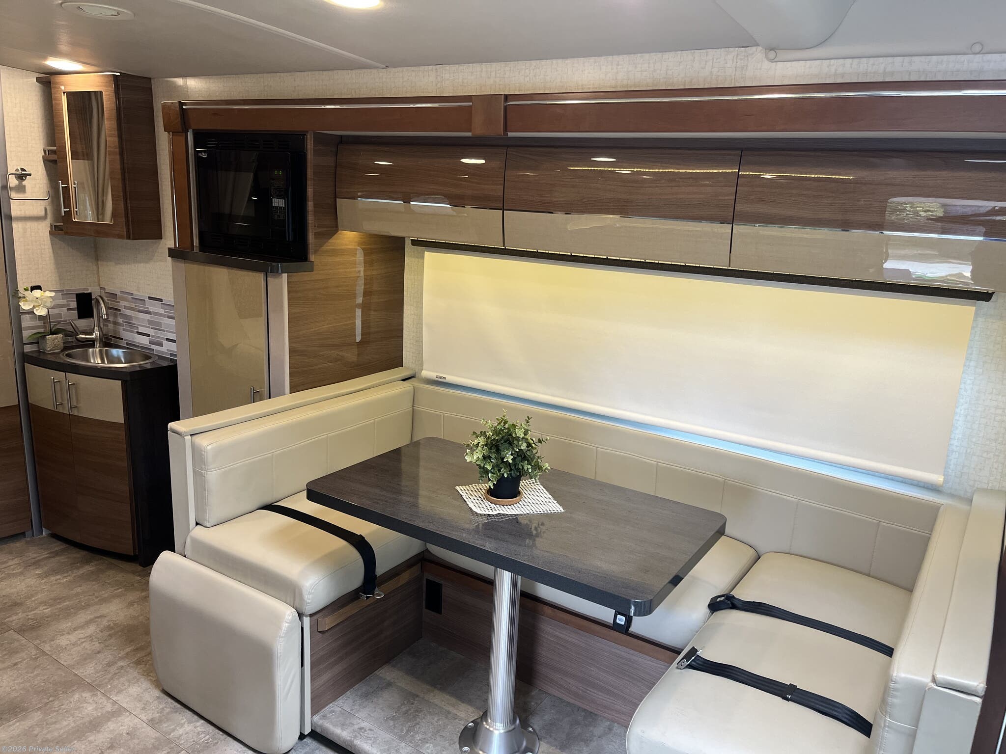 2016 Winnebago Navion 24J RV for Sale in Northridge, CA 91325 RVUSA