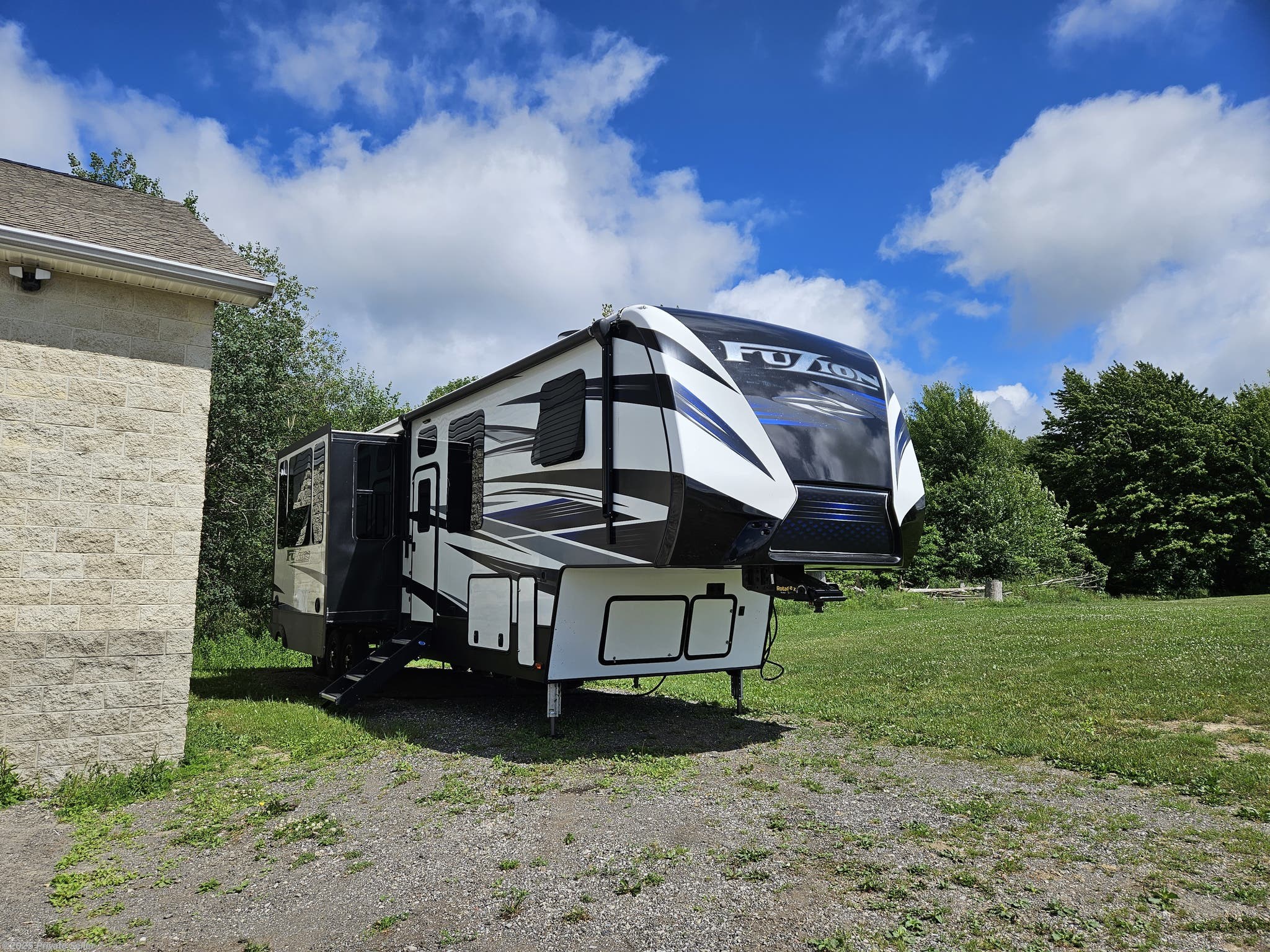 2018 Keystone Fuzion 417 RV For Sale In North East PA PA 16428 