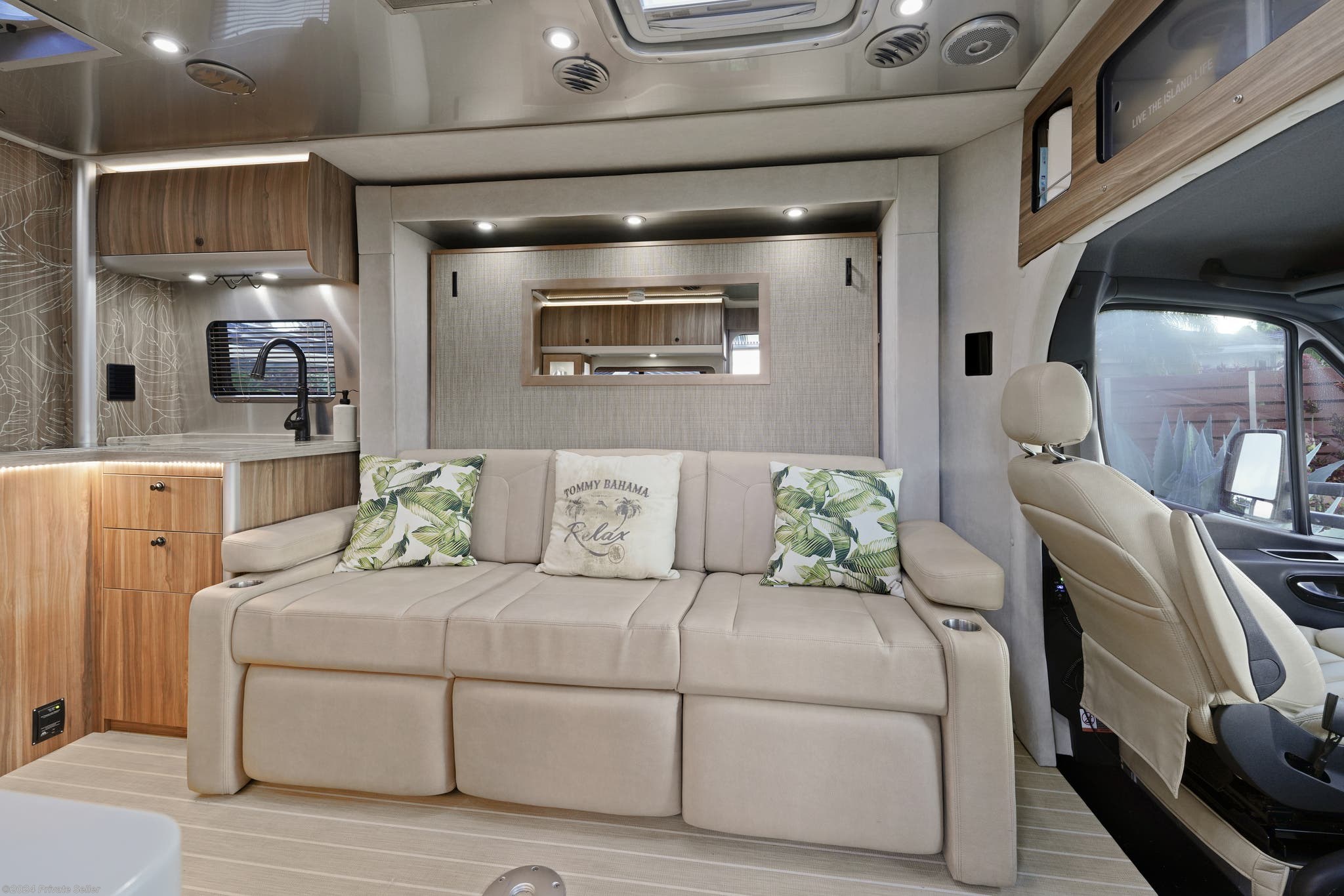 2020 Airstream Atlas TOMMY BAHAMA Murphy Suite Most Luxurious Plan RV   1 48208 3694362 241053874 