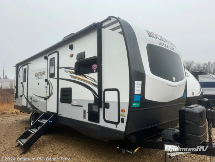 Used 2020 Forest River Rockwood Ultra Lite 2608BS available in Bonne Terre, Missouri