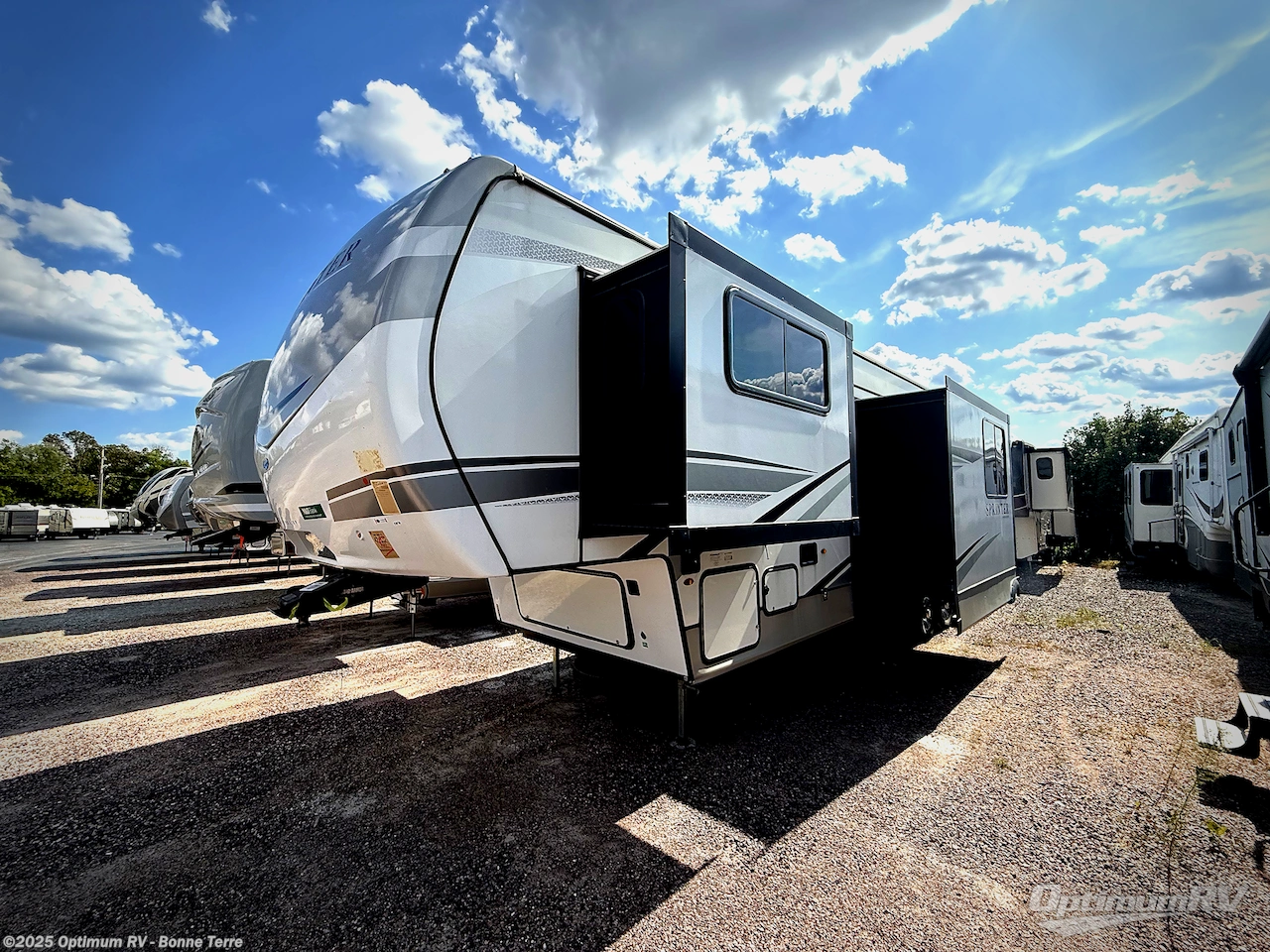 2023 Keystone Sprinter Limited 3670FLS - Used Fifth Wheel For Sale by Optimum RV - Bonne Terre in Bonne Terre, Missouri features Awning, Slideout