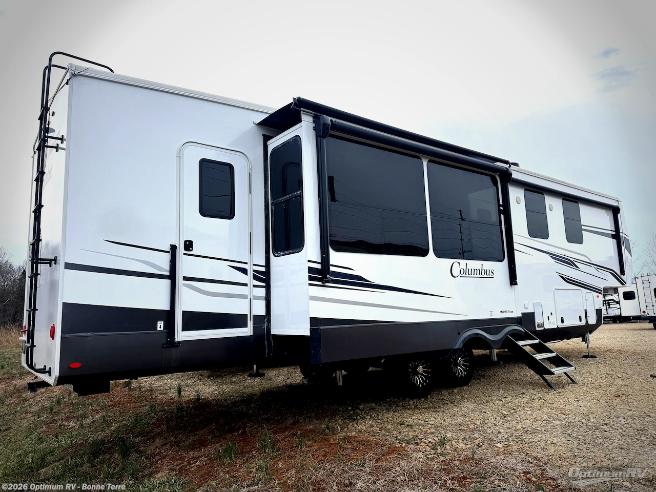 2025 Palomino Columbus 384RKH - Used Fifth Wheel For Sale by Optimum RV - Bonne Terre in Bonne Terre, Missouri features Slideout, Awning