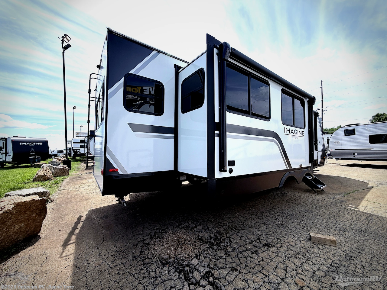 2026 Grand Design Imagine 2970RL - New Travel Trailer For Sale by Optimum RV - Bonne Terre in Bonne Terre, Missouri features Slideout, Awning