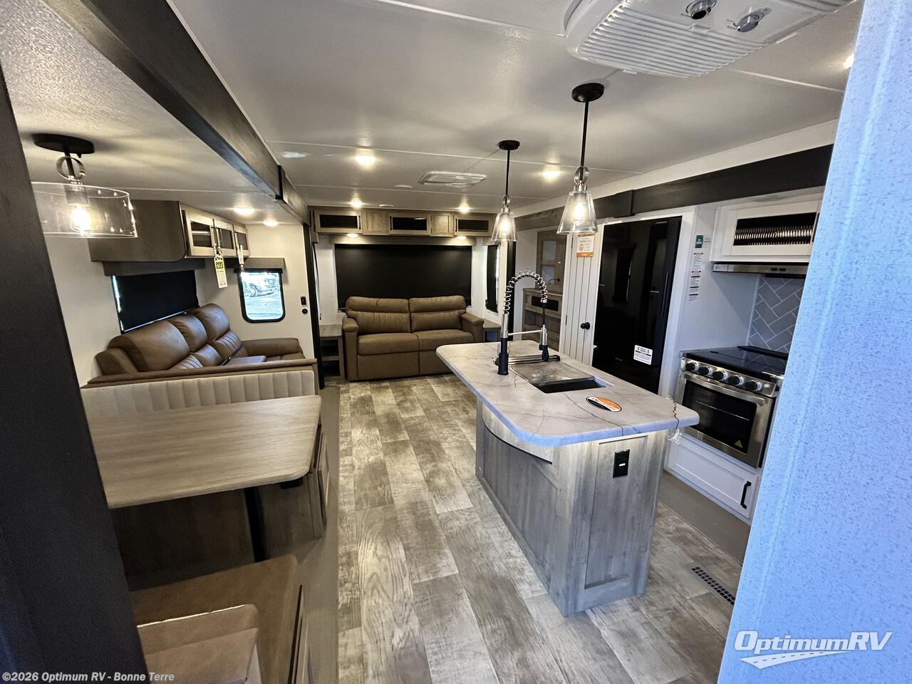 New 2025 Palomino Puma 31RLQS available in Bonne Terre, Missouri