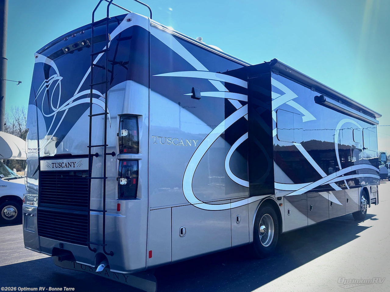 2017 Thor Tuscany 40DX - Used Class A For Sale by Optimum RV - Bonne Terre in Bonne Terre, Missouri features Slideout