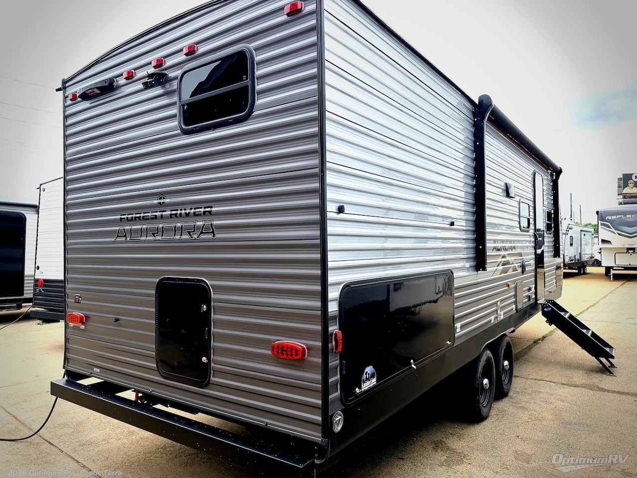 2025 Forest River Aurora Light 26BHS - Used Travel Trailer For Sale by Optimum RV - Bonne Terre in Bonne Terre, Missouri features Slideout, Awning