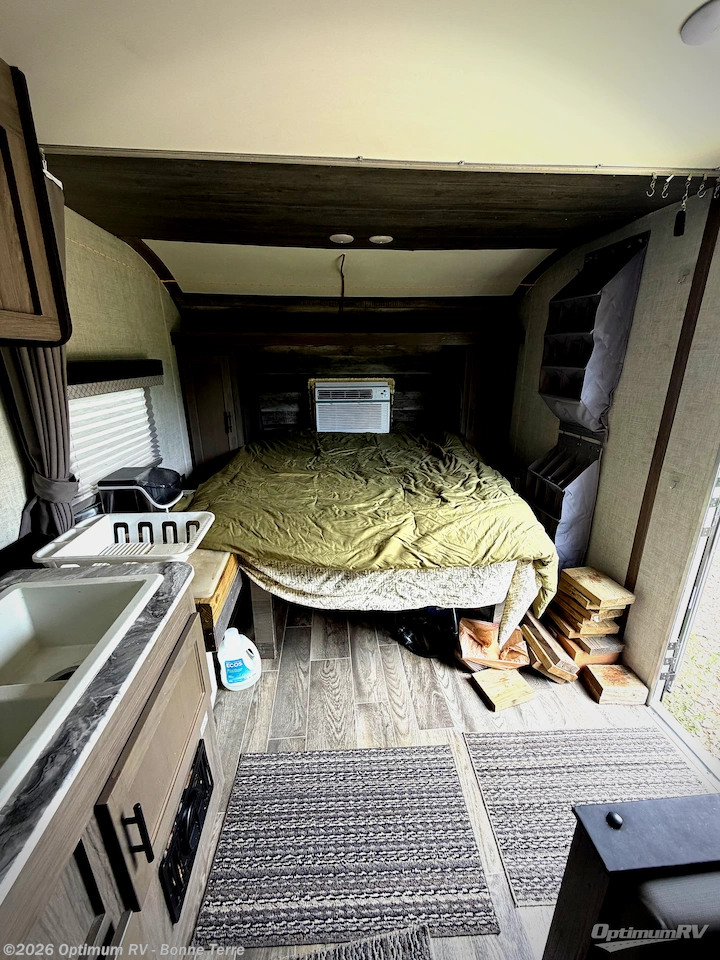 Used 2022 Gulf Stream Conquest Ultra Lite 248BH available in Bonne Terre, Missouri