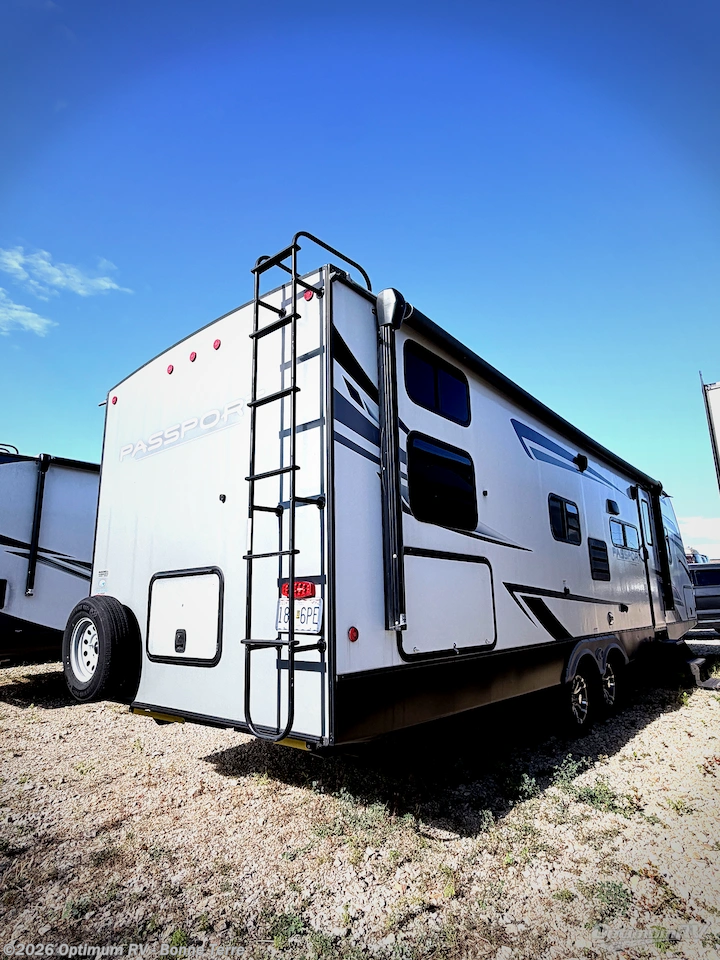 2025 Keystone Passport Classic 224RK - Used Travel Trailer For Sale by Optimum RV - Bonne Terre in Bonne Terre, Missouri features Slideout, Awning