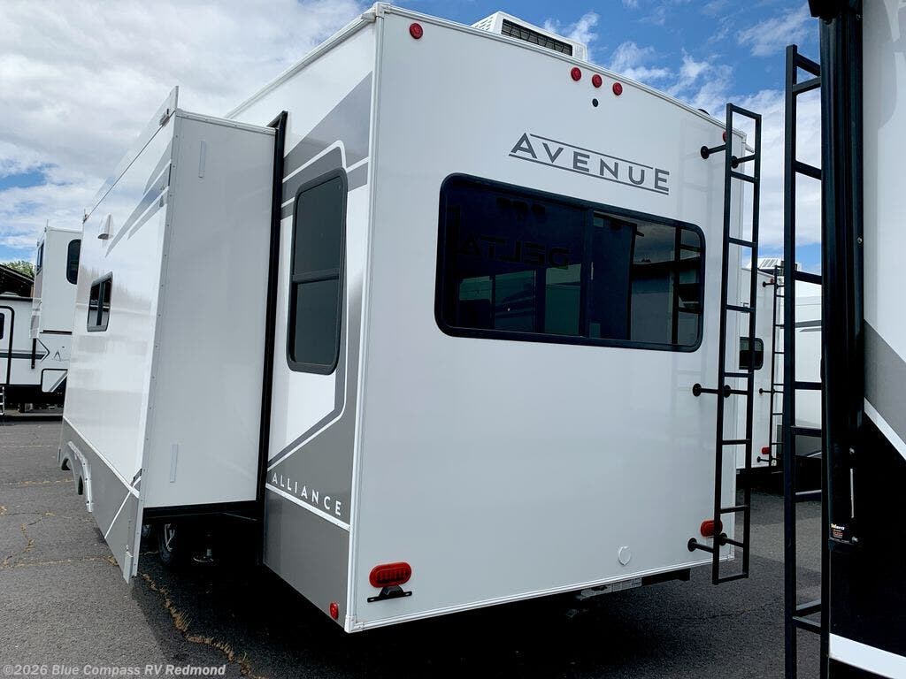 2026 Avenue 32RLS by Alliance RV from Blue Compass RV Redmond in Redmond, Oregon