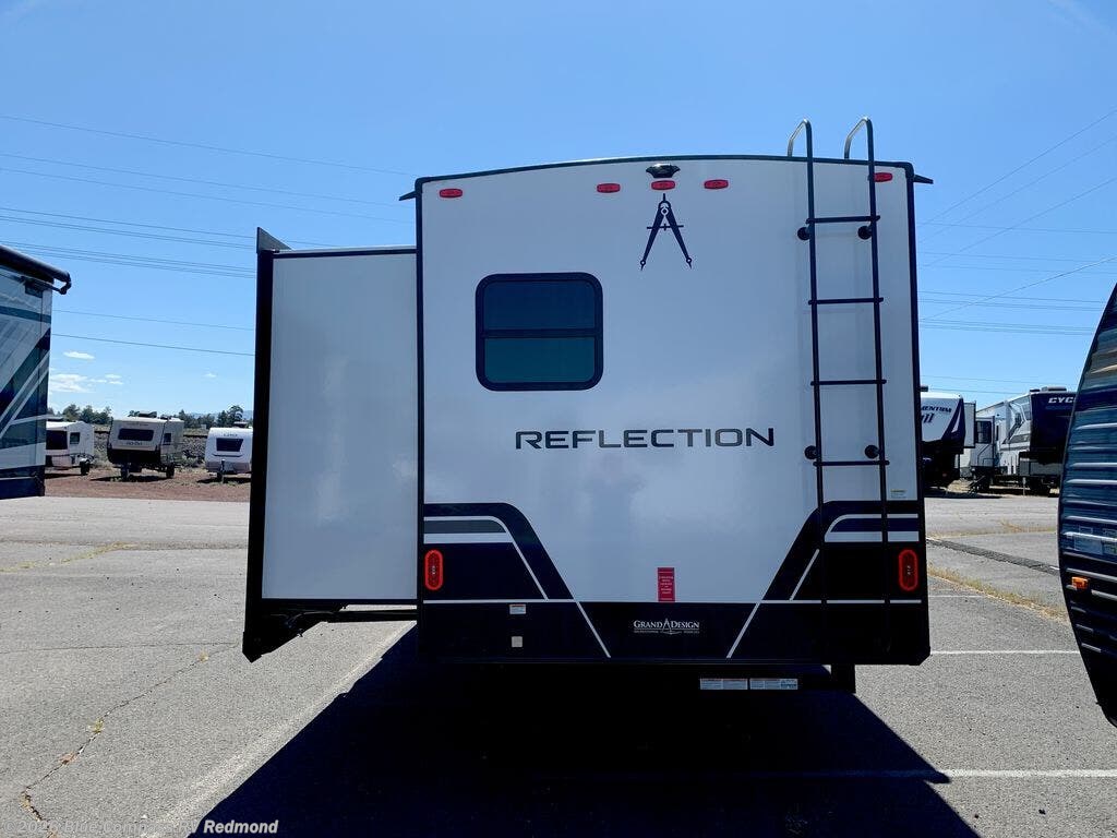 New 2026 Grand Design Reflection 100 Series 32BH available in Redmond, Oregon