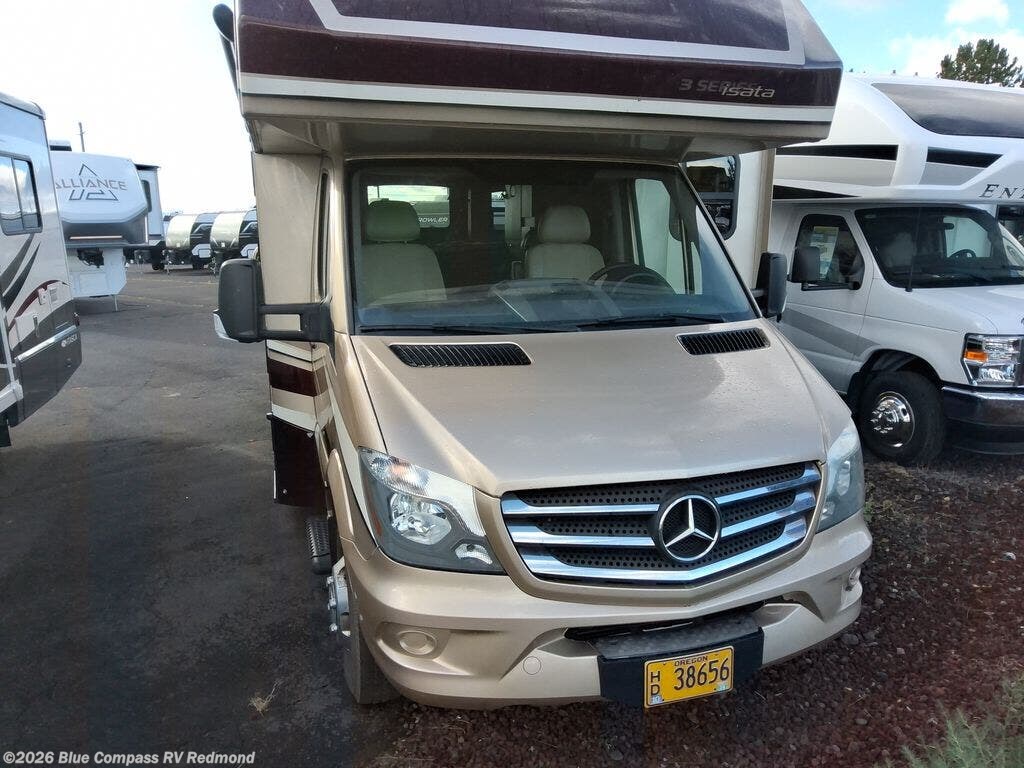 Used 2018 Dynamax Corp isata 3 24FW available in Redmond, Oregon