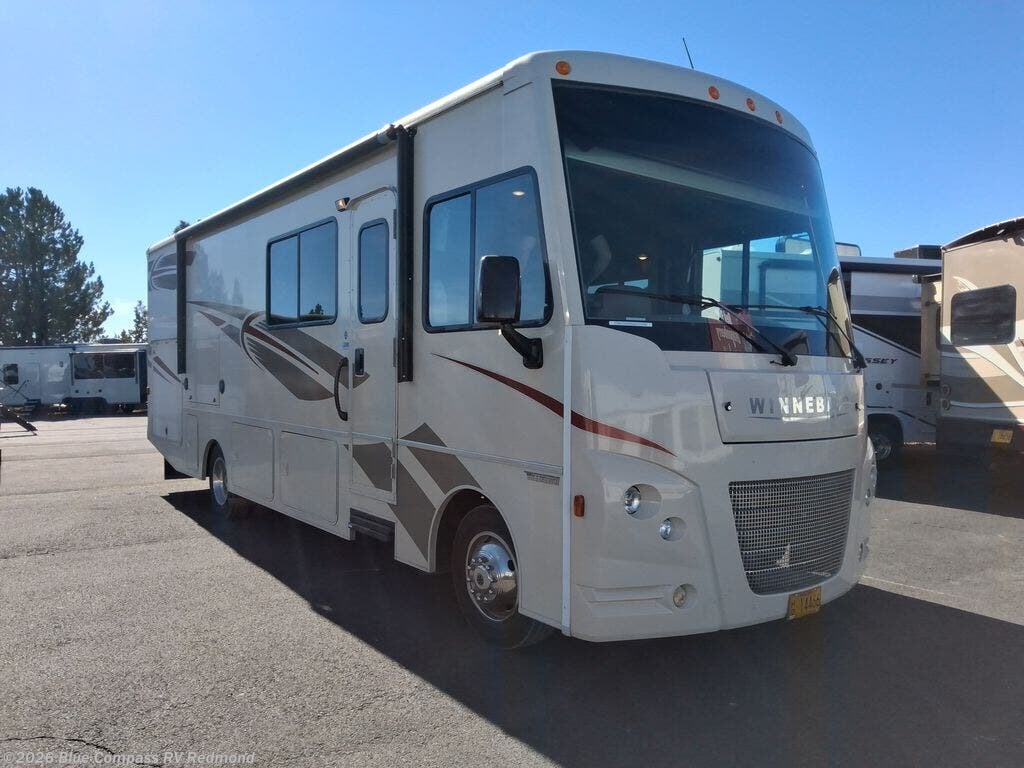 2017 Winnebago Vista 29VE - Used Class A For Sale by Blue Compass RV Redmond in Redmond, Oregon features Slideout