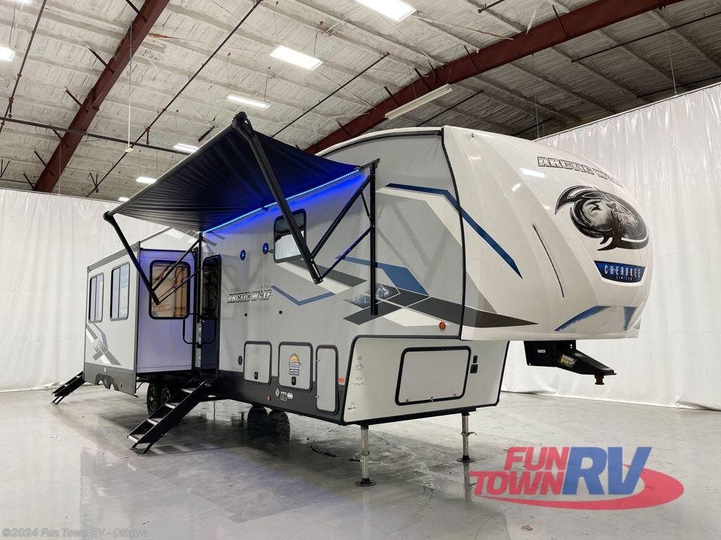 2023 Forest River Cherokee Arctic Wolf Suite 3810 RV for Sale in Ottawa ...