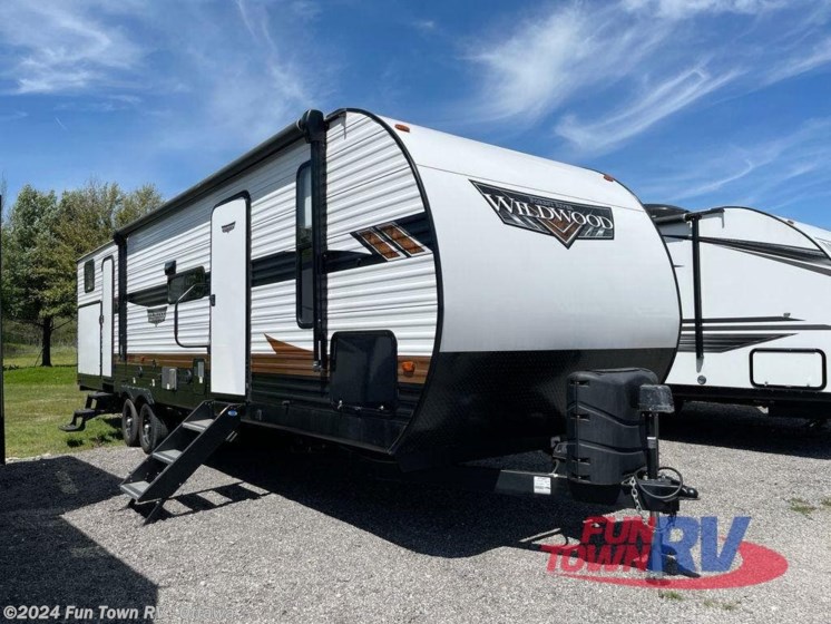 Used 2023 Forest River Wildwood 32BHDS available in Ottawa, Kansas
