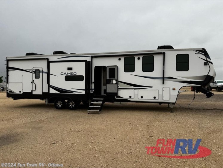 Used 2022 CrossRoads Cameo 4051BH available in Ottawa, Kansas