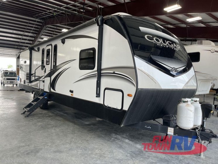 Used 2020 Keystone Cougar 30RKD available in Ottawa, Kansas