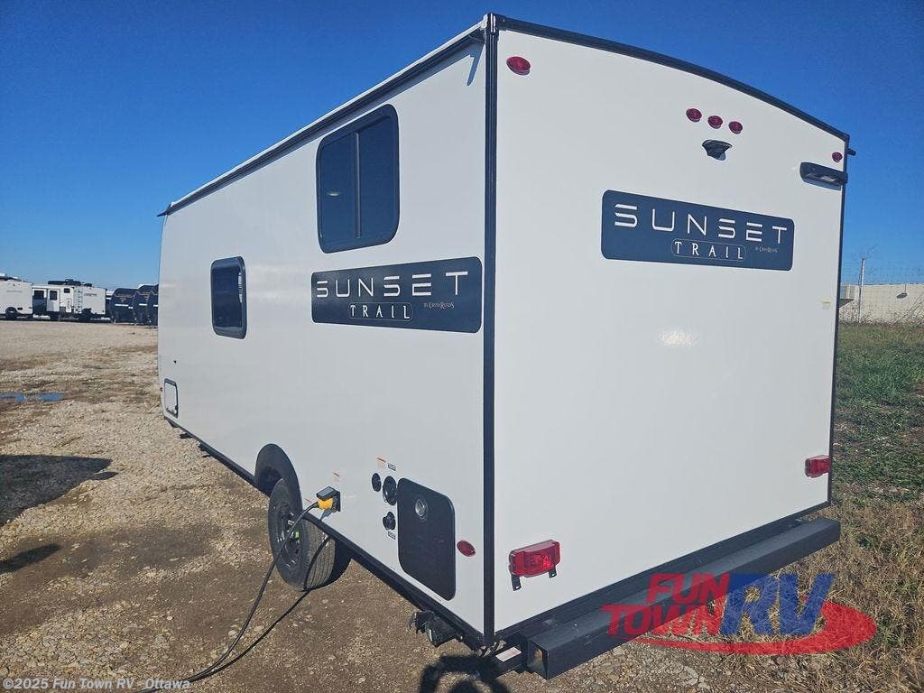 2026 Sunset Trail 17BHS by CrossRoads from Fun Town RV - Ottawa in Ottawa, Kansas
