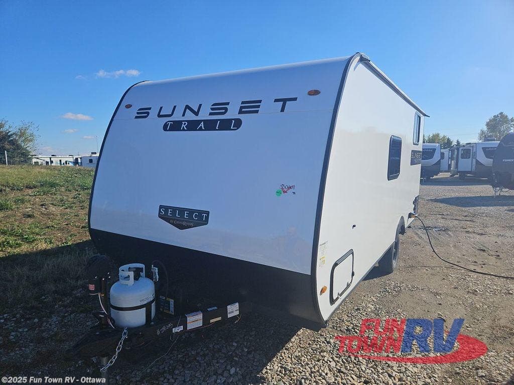 2026 CrossRoads Sunset Trail 17BHS - New Travel Trailer For Sale by Fun Town RV - Ottawa in Ottawa, Kansas