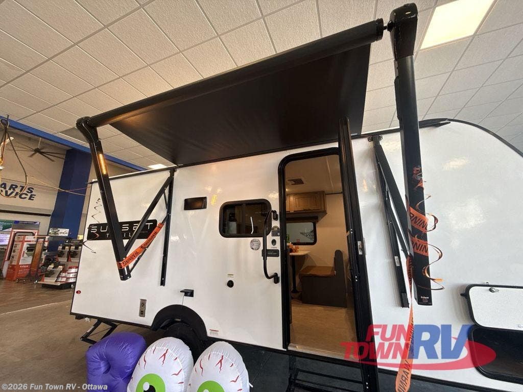 2026 Sunset Trail 17BHS by CrossRoads from Fun Town RV - Ottawa in Ottawa, Kansas