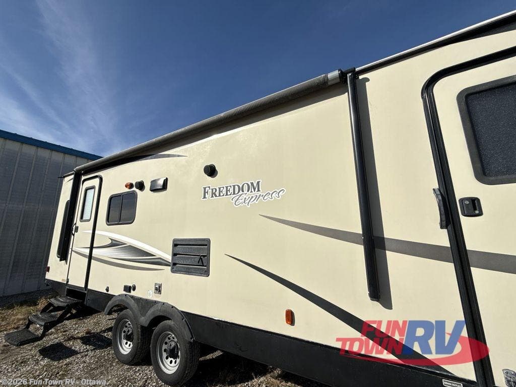 Used 2018 Coachmen Freedom Express Select 28.1SE available in Ottawa, Kansas