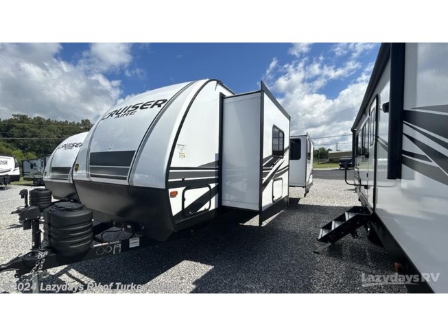 2024 CrossRoads Cruiser Aire CR29RKL - New Travel Trailer For Sale by Lazydays RV of Turkey Creek in Knoxville, Tennessee
