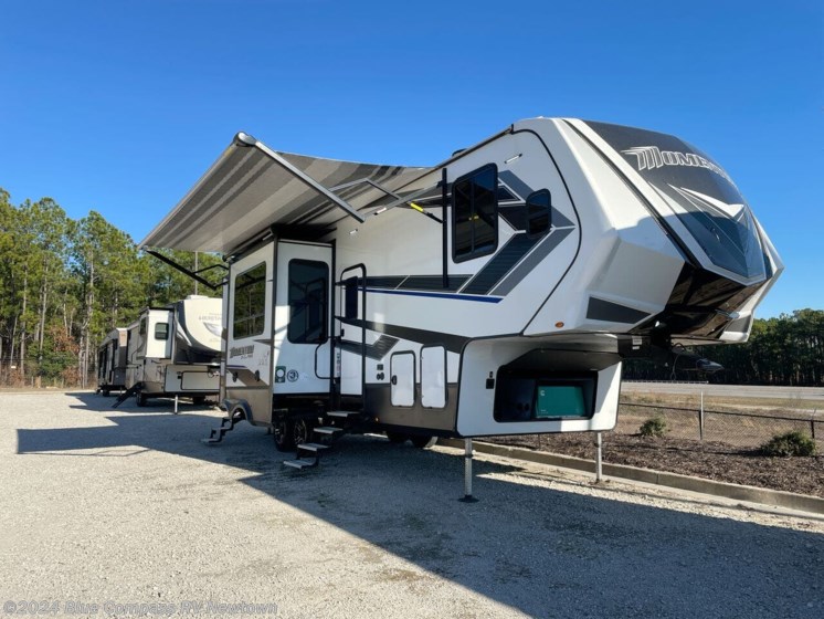 Used 2022 Grand Design Momentum 320g available in Newtown, Connecticut