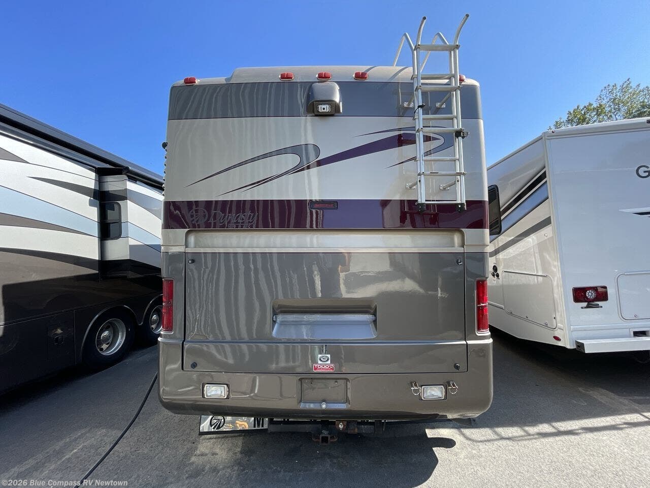 2004 Monaco RV Dynasty #UM960693 - For Sale in Newtown, CT