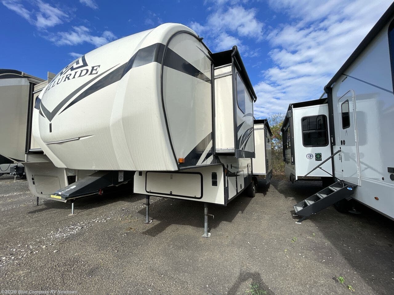 Used 2019 Starcraft Telluride 292RLS available in Newtown, Connecticut