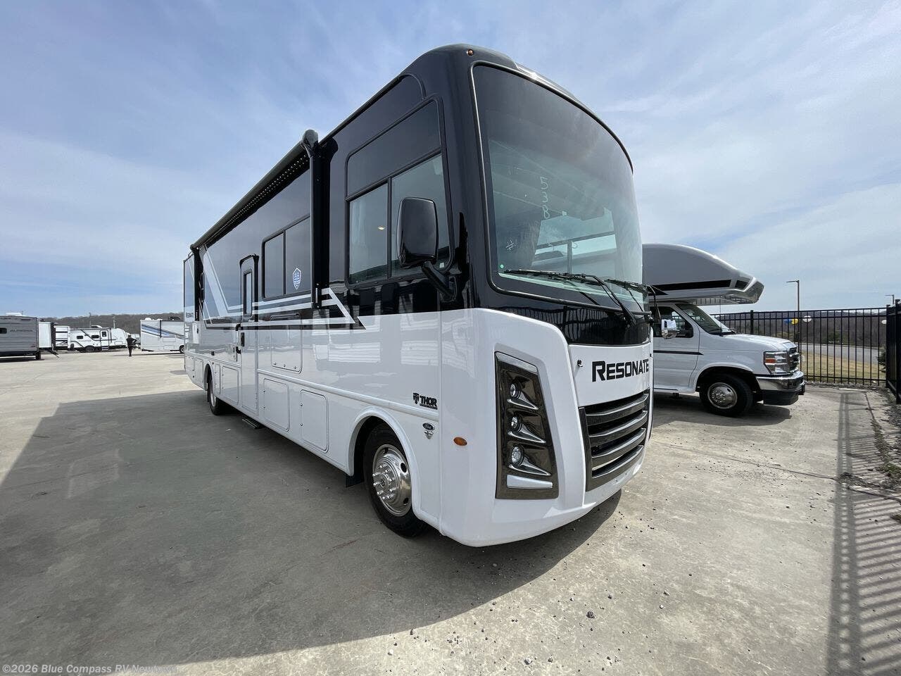 2026 Resonate 32B by Thor Motor Coach from Blue Compass RV Newtown in Newtown, Connecticut