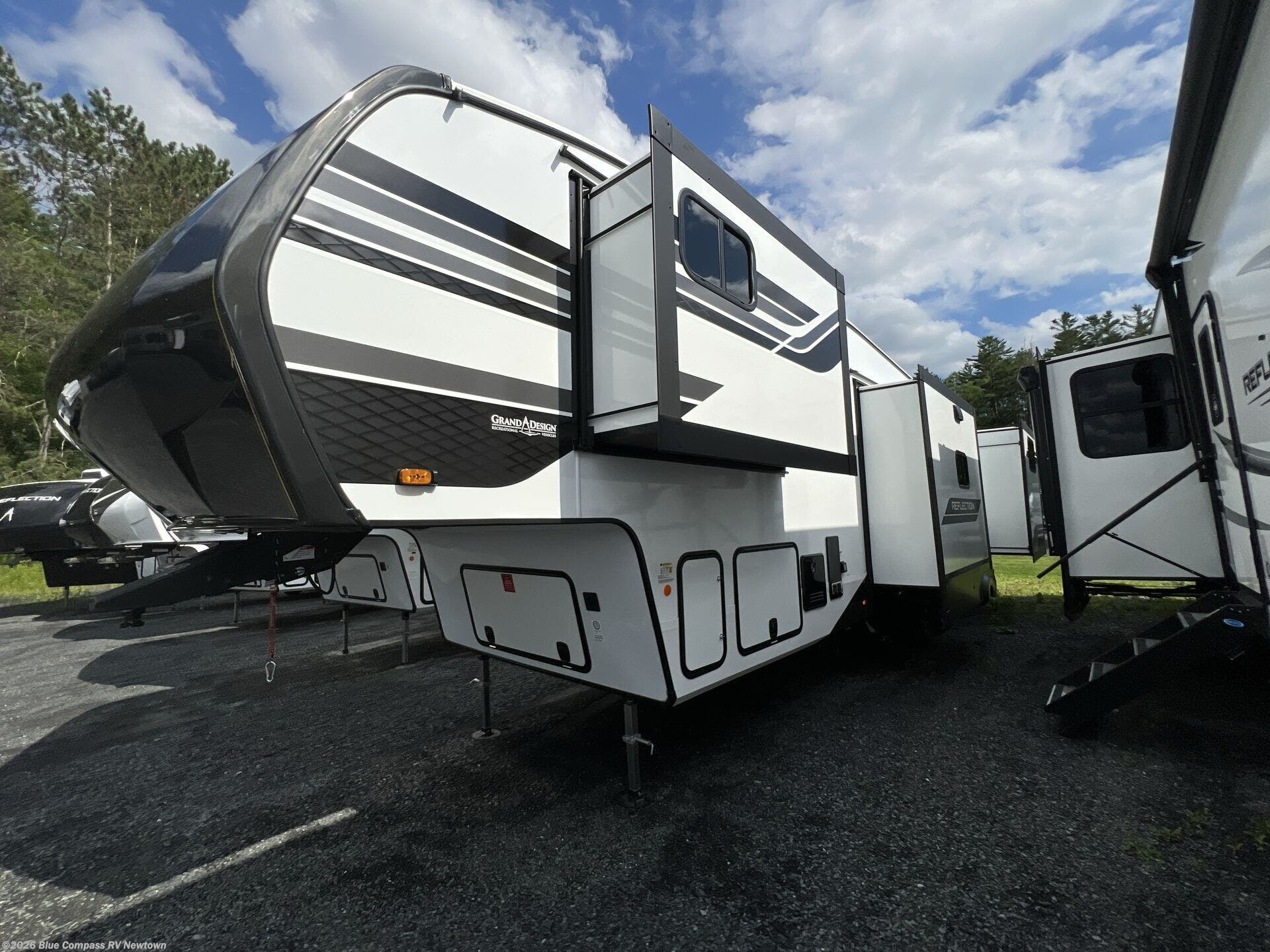 2026 Grand Design Reflection 311BHS - New Fifth Wheel For Sale by Blue Compass RV Newtown in Newtown, Connecticut features Slideout