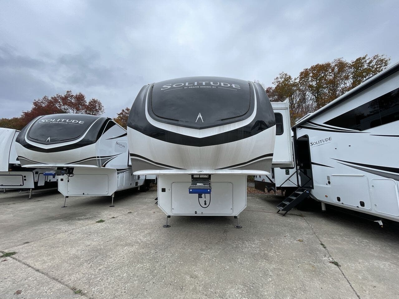 2025 Solitude 376RD by Grand Design from Blue Compass RV Newtown in Newtown, Connecticut