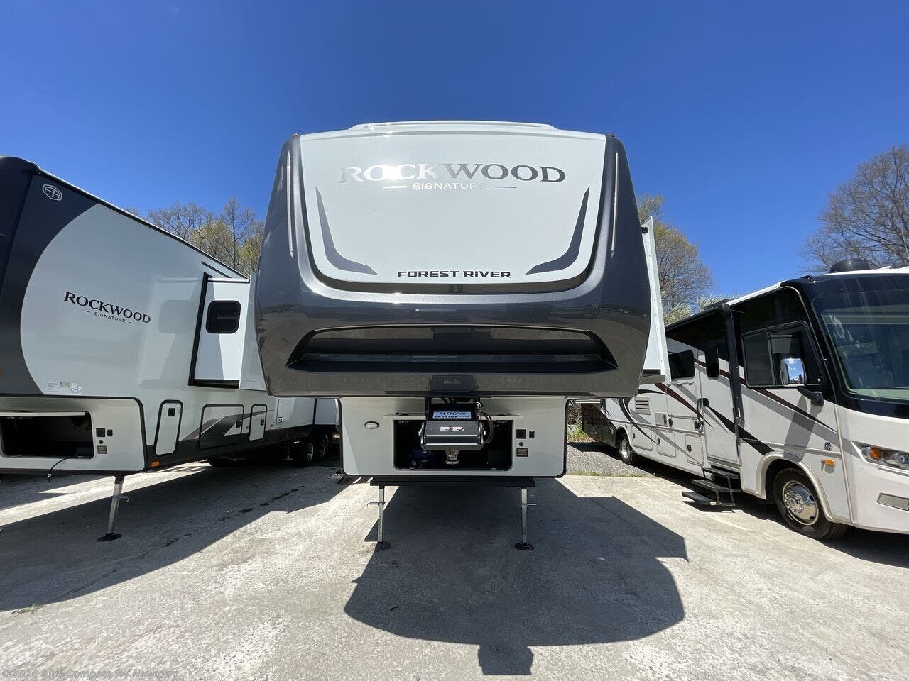 New 2026 Forest River Rockwood Signature 404SRK available in Newtown, Connecticut