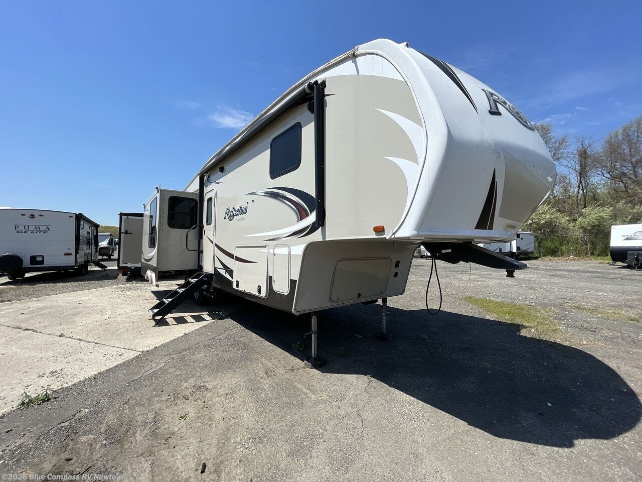 2016 Reflection 318RST by Grand Design from Blue Compass RV Newtown in Newtown, Connecticut