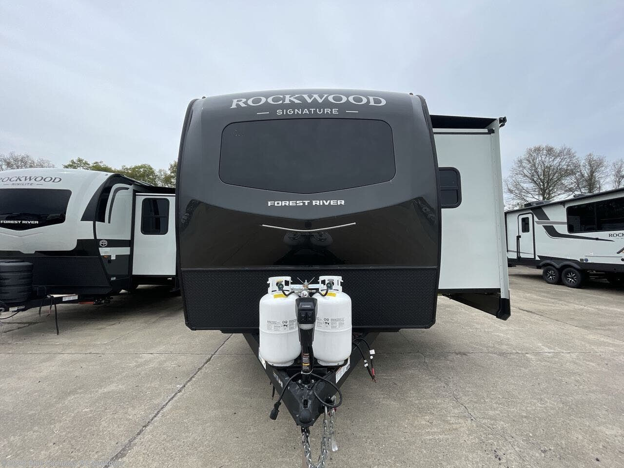 New 2026 Forest River Rockwood Signature 8337RL available in Newtown, Connecticut