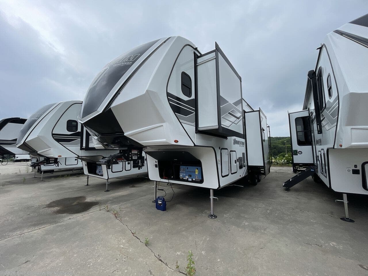 New 2026 Grand Design Momentum G-Class 320G available in Newtown, Connecticut