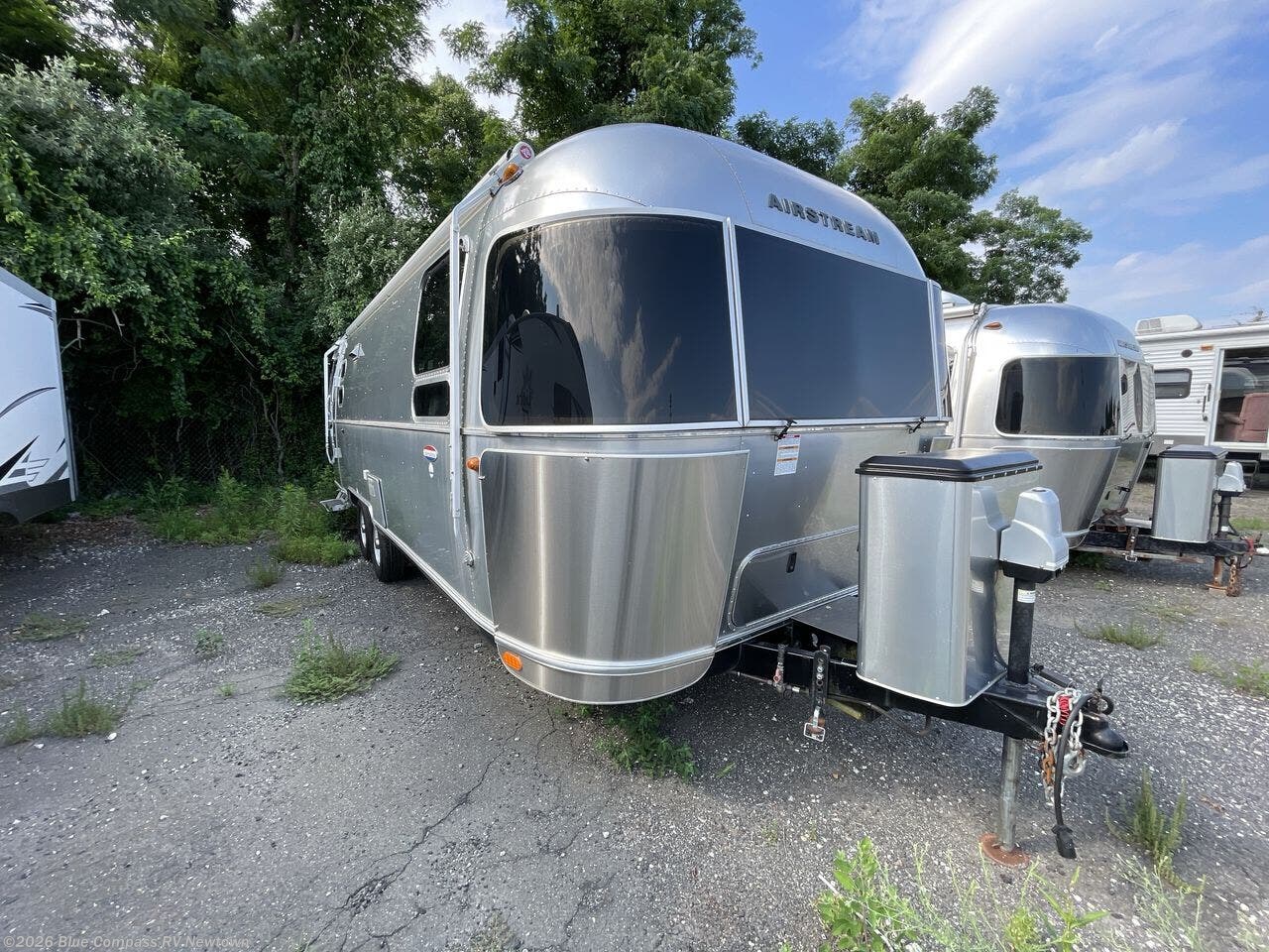 2017 International Serenity 27FB by Airstream from Blue Compass RV Newtown in Newtown, Connecticut