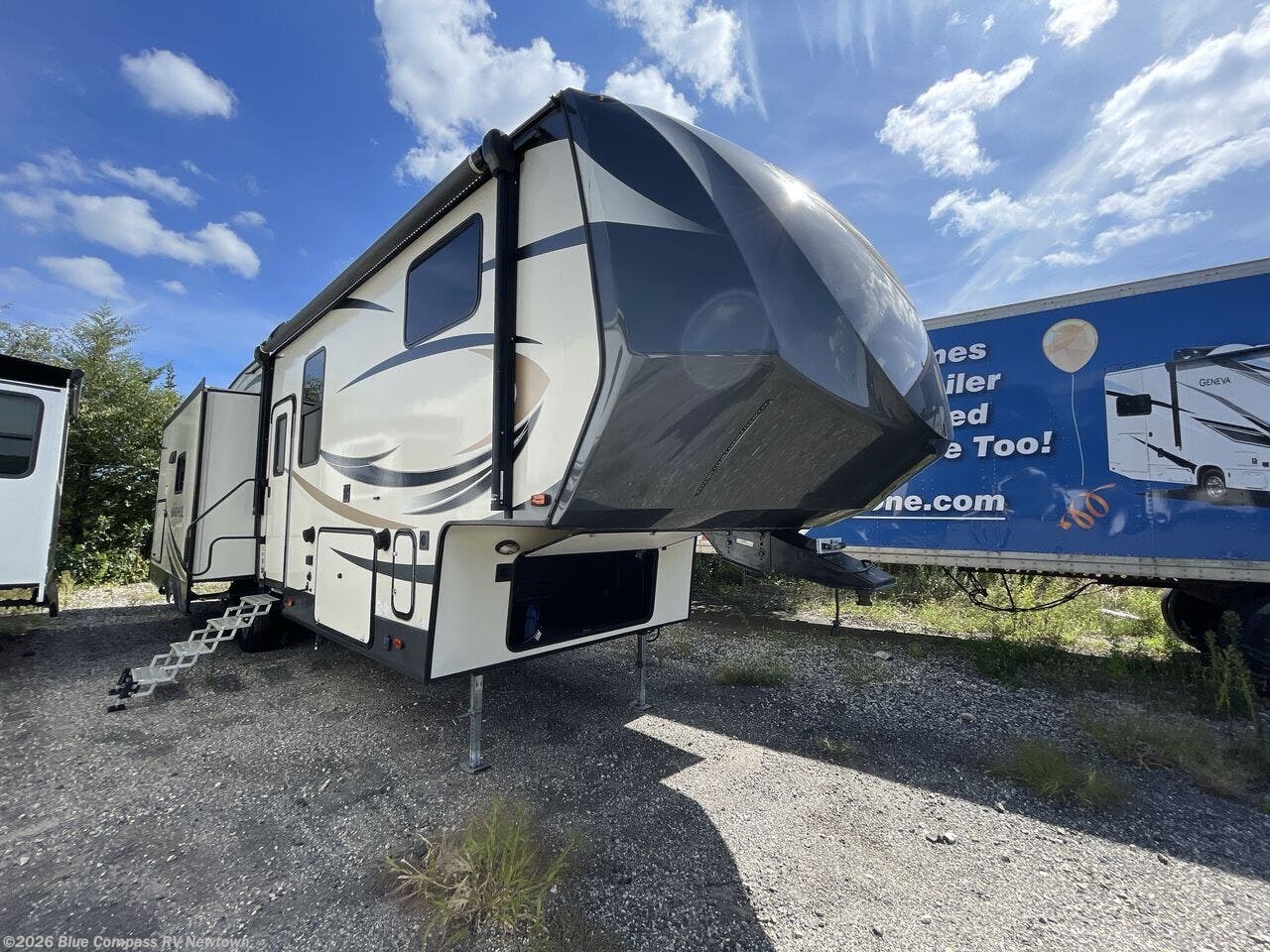 2017 Salem Hemisphere Lite 276RLIS by Forest River from Blue Compass RV Newtown in Newtown, Connecticut