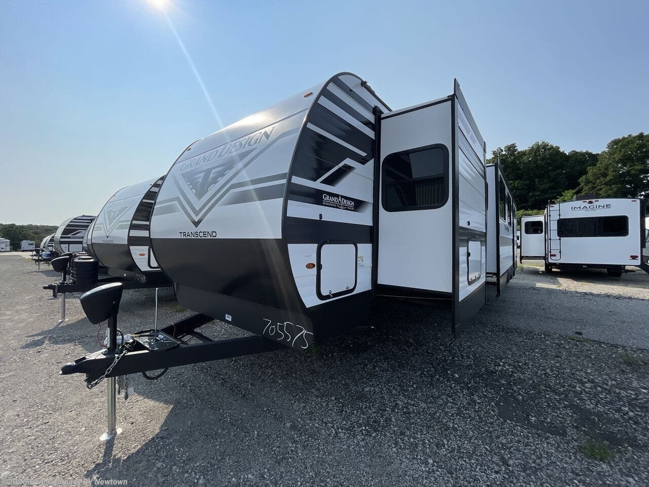 New 2027 Grand Design Transcend 335BHT available in Newtown, Connecticut