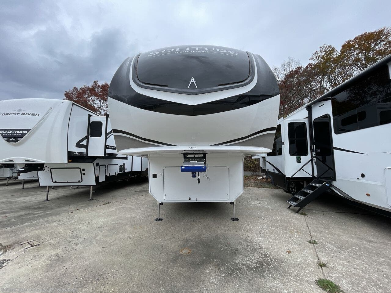 2026 Solitude 417KB by Grand Design from Blue Compass RV Newtown in Newtown, Connecticut