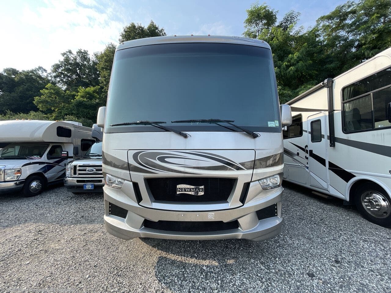 Used 2019 Newmar Bay Star 3124 available in Newtown, Connecticut