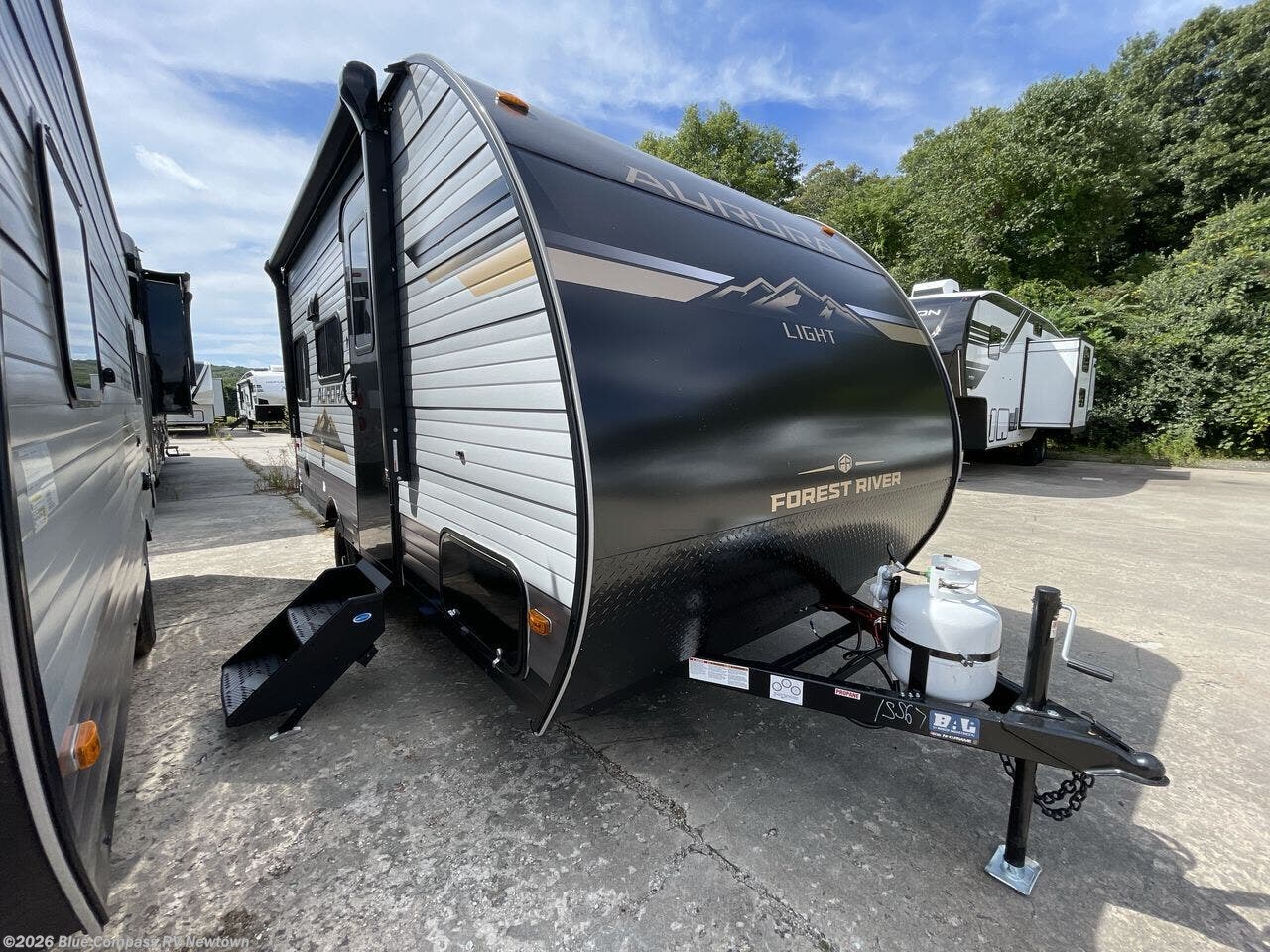 2027 Forest River Aurora Light 15RDX - New Travel Trailer For Sale by Blue Compass RV Newtown in Newtown, Connecticut
